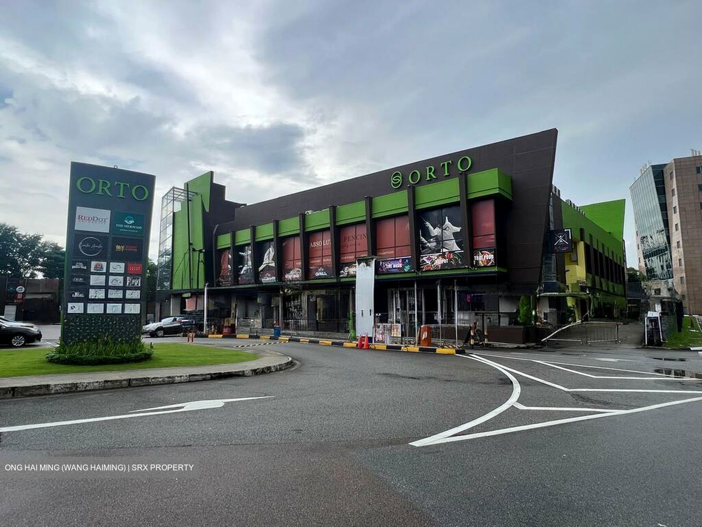 Westway (D5), Retail #518889171